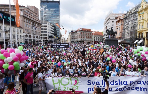 Tūkstošiem abortu pretinieku Horvātijā piedalās "Dzīvības gājienā" - 9