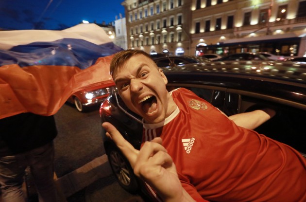 Krievijas futbolas fani  - 6