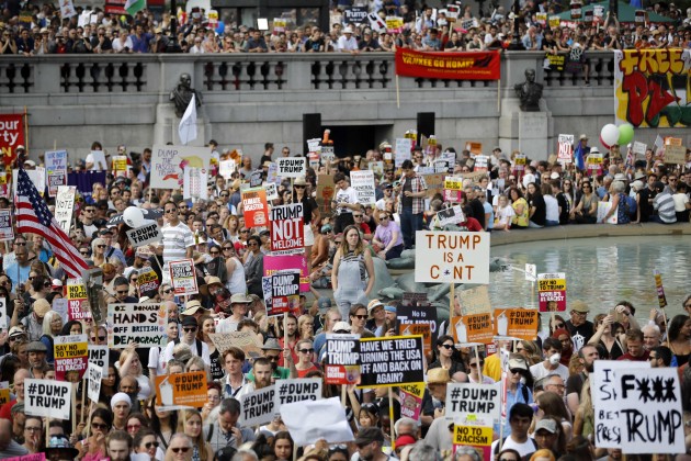 Londonas ielās pret Trampa vizīti protestē 250 tūkstoši - 1