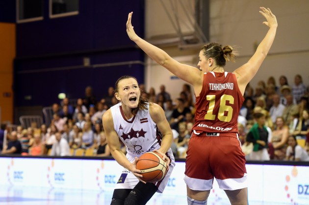 Latvijas sieviešu basketbola izlase saspringtā pārbaudes turnīra spēlē zaudē Krievijai - 13