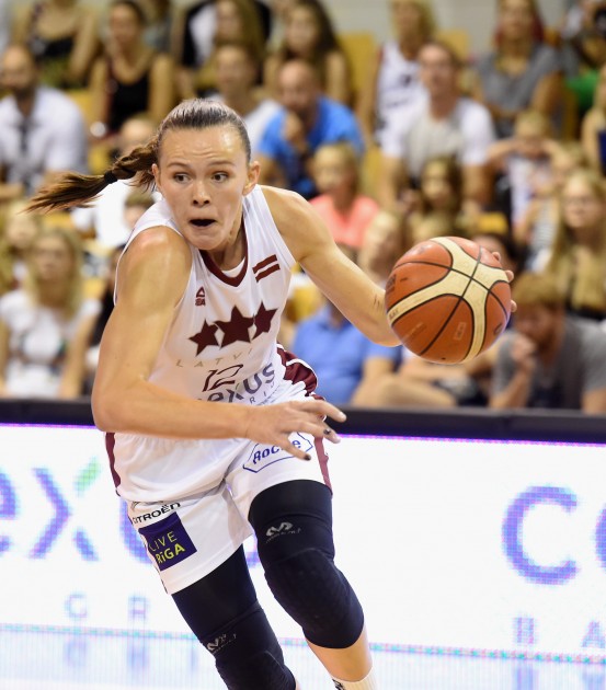 Latvijas sieviešu basketbola izlase saspringtā pārbaudes turnīra spēlē zaudē Krievijai - 20