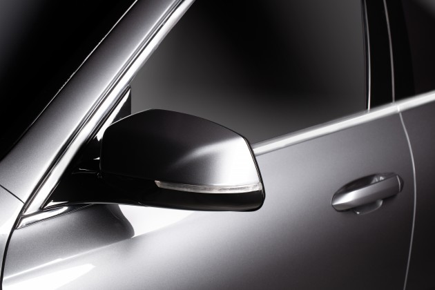 VinFast-sedan---Door-mirror-detail