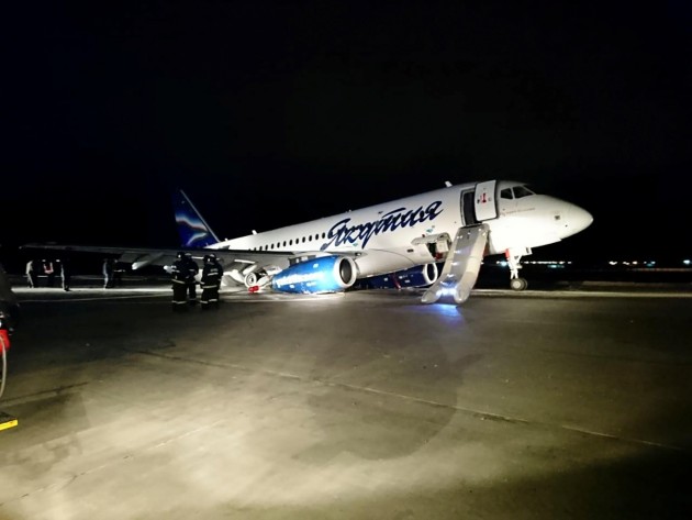Jakutijā no skrejceļa noskrien lidmašīna 'Sukhoi Superjet 100' - 1