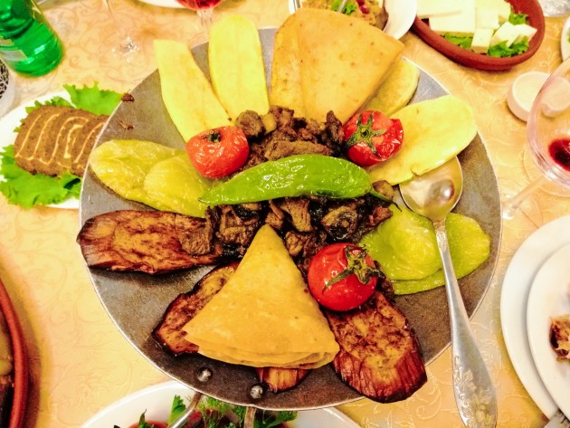 Ēdiena kults Azerbaidžānā - Baku - 14