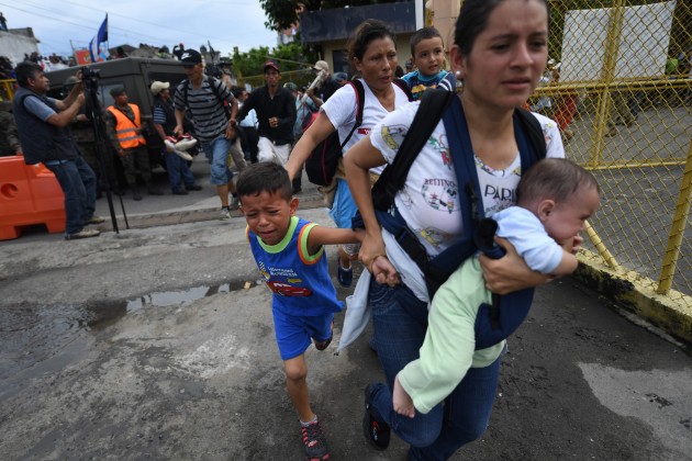 migrantu sadursmes uz Meksikas robežas - 10