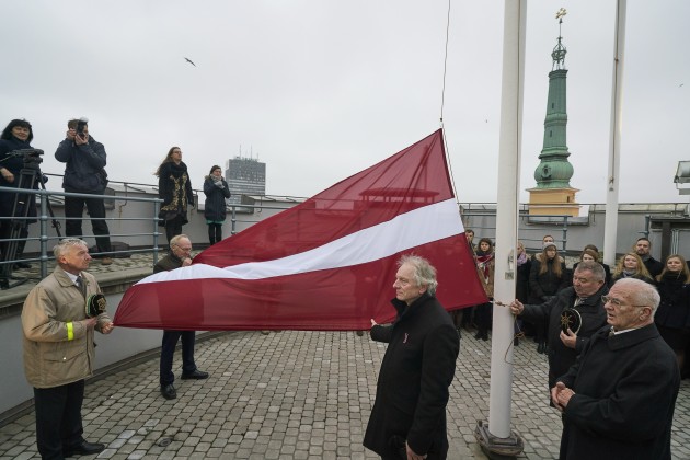 Karoga maiņas ceremonija Rīgas pils Svētā Gara tornī - 4