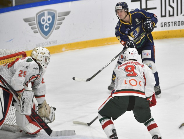 Hokejs, OHL: Liepāja - Kurbads