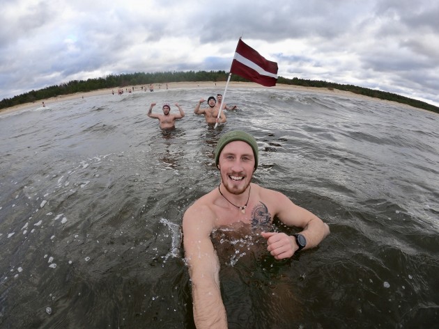 Simtgades pelde Lilastē – 25 aktīvisti metas ledainā ūdenī - 2