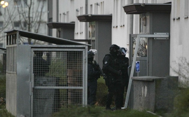 Francijas policija izvērsusi operāciju Strasbūras dienvidos - 7