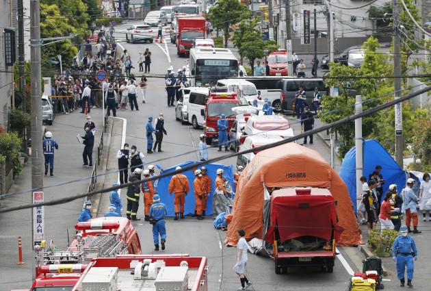 Japānā uzbrukumā sadur 19 cilvēkus - 1