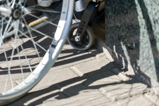 Невъездные-2. Журналист провел два дня в инвалидной коляске на улицах Риги - 29