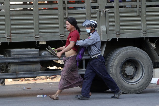 mjanma protesti armija 