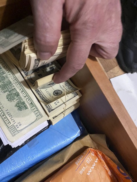 Bulgārijā konfiscēti miljoniem viltotu ASV dolāru un eiro - 1