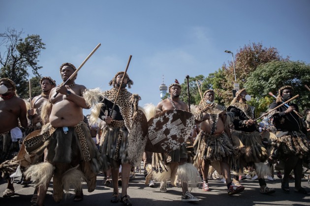 Zulu tauta zemē gulda jauno karalieni Šijivi Mantfombi Dlamini Zulu - 10