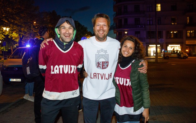 Latvijas hokeja izlase pateicas līdzjutējiem - 2