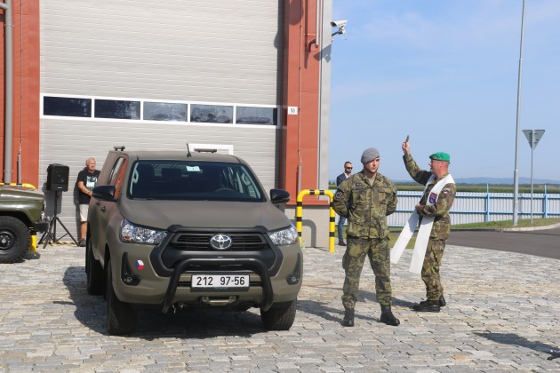 Čehijas armija atsakās no UAZ par labu 'Toyota' - 6