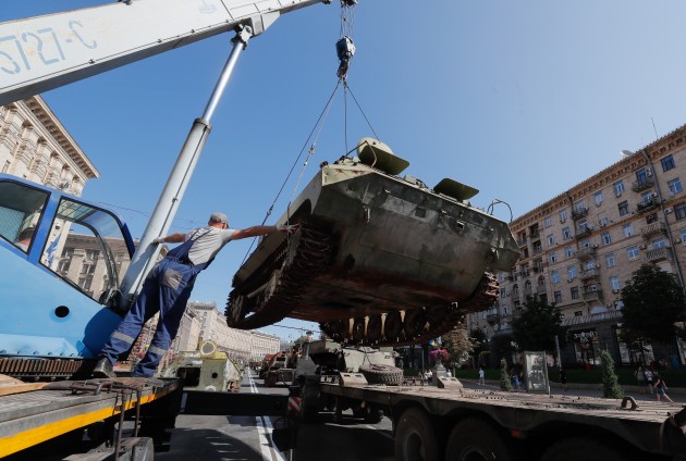 Ukraina Kijivas centrā izvieto iznīcinātos okupantu tankus - 2