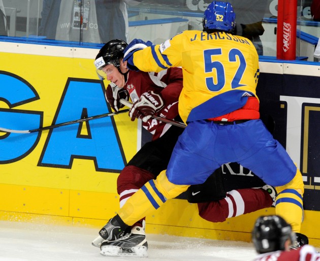 Latvijas hokeja izlase piekāpjas Zviedrijai - 11