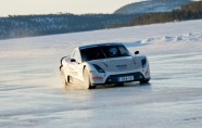 252 km/h ar elektromobili uz ledus