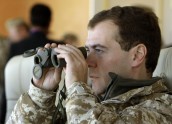 Medvedevs patur tiesības uzbrukt