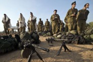 Izraēlas karavīri pie Gazas robežas - 10
