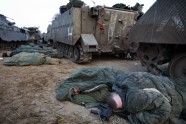 Izraēlas karavīri pie Gazas robežas - 28