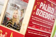 Latvijas iedzīvotājus aicina kopā iedziedāt himnu  labdarības akcijai "Dāvā bērniem prieku"