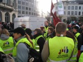 Eiropas piensaimnieki izlej pienu pie ES mītnes Briselē - 33