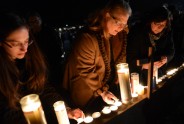 ASV sēro par traģēdiju Ņūtaunā, Konektikutā - 11