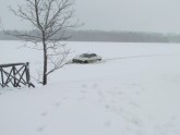 Mašīna uz ledus Daugavā