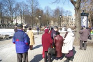 Pensionāri Saeimā iesniedz 106 000 parakstu par pensiju indeksāciju - 1