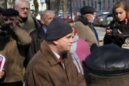 Pensionāri Saeimā iesniedz 106 000 parakstu par pensiju indeksāciju - 18