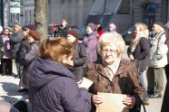 Pensionāri Saeimā iesniedz 106 000 parakstu par pensiju indeksāciju - 21