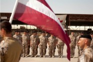Saeimas deputāti vizītē Afganistānā tiekas ar Latvijas karavīriem - 4