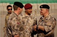 Saeimas deputāti vizītē Afganistānā tiekas ar Latvijas karavīriem - 11