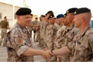 Saeimas deputāti vizītē Afganistānā tiekas ar Latvijas karavīriem - 40