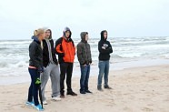 Akmeņu mešana Ventspils pludmalē. - 7