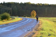Ar velosipēdu pa Latvijas rudenīgiem ceļim.