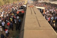 Vilciena un autobusa sadursme Kenijā - 4