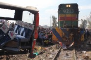 Vilciena un autobusa sadursme Kenijā - 6