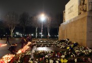 Latvijā piemin Maxima traģēdijas upurus - 36