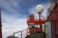  Sākta cilvēku evakuēšana no Antarktikā iesalušā Krievijas kuģa - 4