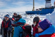  Sākta cilvēku evakuēšana no Antarktikā iesalušā Krievijas kuģa - 7
