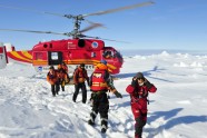  Sākta cilvēku evakuēšana no Antarktikā iesalušā Krievijas kuģa - 16