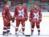 Vladimirs Putins un Aleksandrs Lukašenko spēlē hokeju Sočos - 2