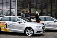 Šmēdiņš un Samoilovs saņem jaunas 'Audi A3 Limousine' automašīnas