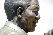 Mandelas statuja - 7