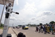 Kongo satiksmi uz ielām regulē milzīgs robots