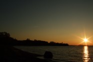 закат на озере Разна