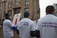 6. marta pikets par krievu valodu skolās pie Izglītības un zinātnes ministrijas - 9